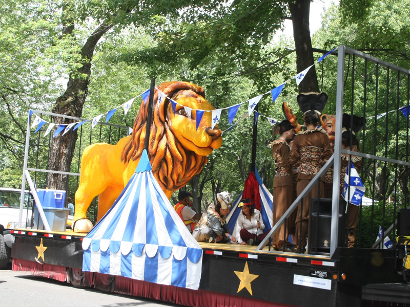 char cirque défilé Montréal Fête Nationale