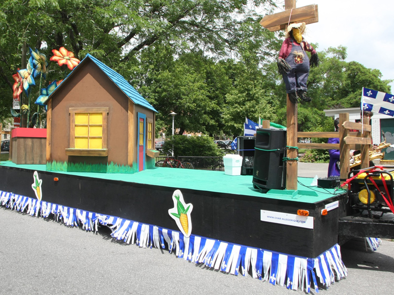 char maison défilé Montréal Fête Nationale